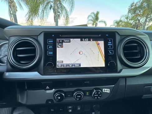 Used 2018 Toyota Tacoma SR5 image 30