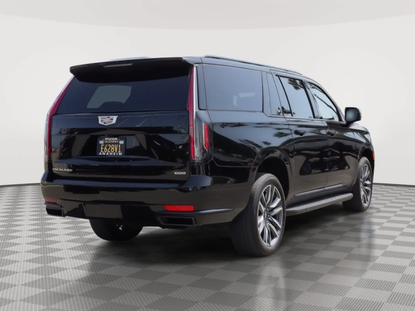 Used 2022 Cadillac Escalade ESV Sport RWD image 7