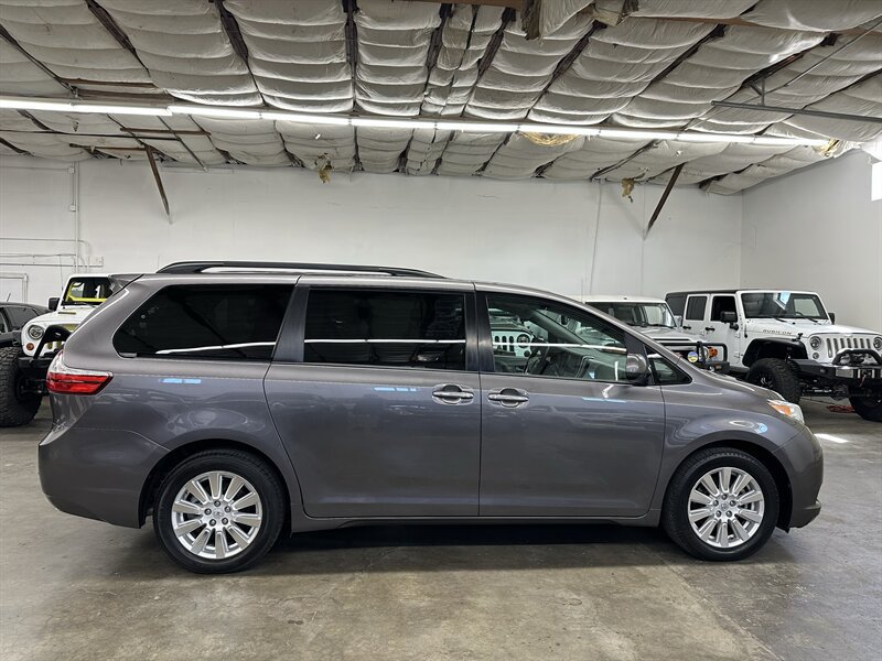 Used 2017 Toyota Sienna XLE w/ XLE Navigation Package AWD/4WD image 2