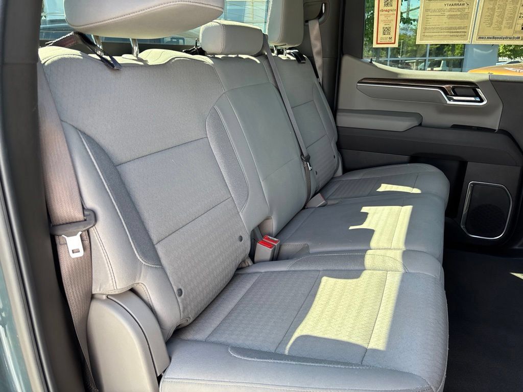 Used 2025 Chevrolet Silverado 1500 LT AWD/4WD image 23