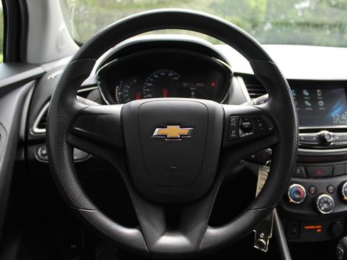 Used 2017 Chevrolet Trax LS AWD/4WD image 15
