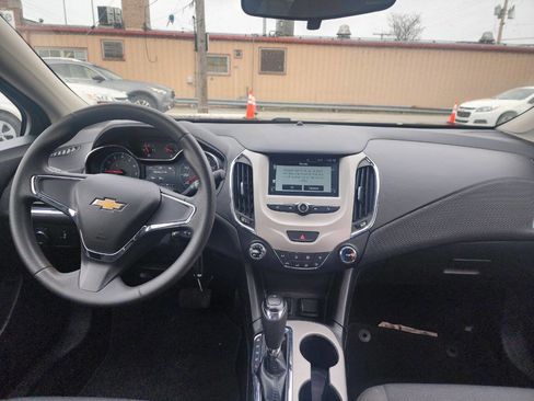 Used 2017 Chevrolet Cruze LS image 12