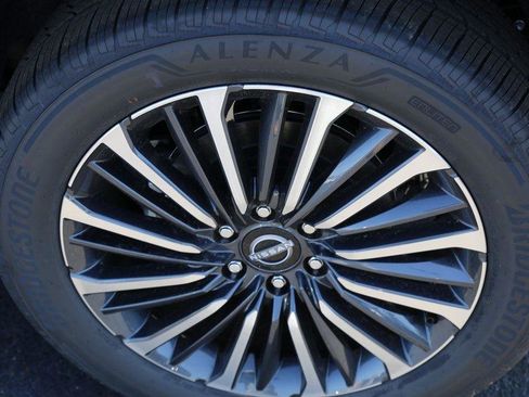 New 2025 Nissan Armada Platinum Reserve image 12