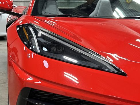 Used 2021 Chevrolet Corvette Stingray Coupe w/ Z51 Performance Package image 18