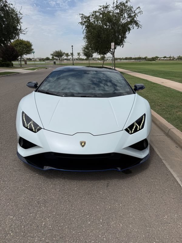 Used 2021 Lamborghini Huracan EVO RWD image 3