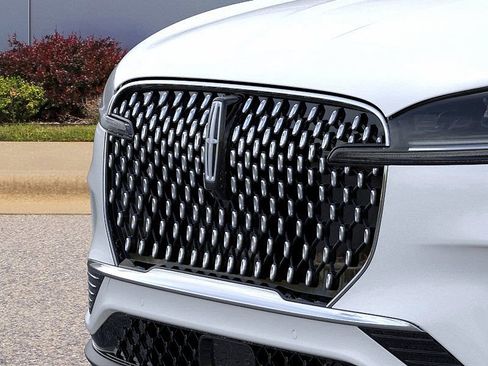 New 2025 Lincoln Aviator Reserve w/ Equipment Group 201A image 17