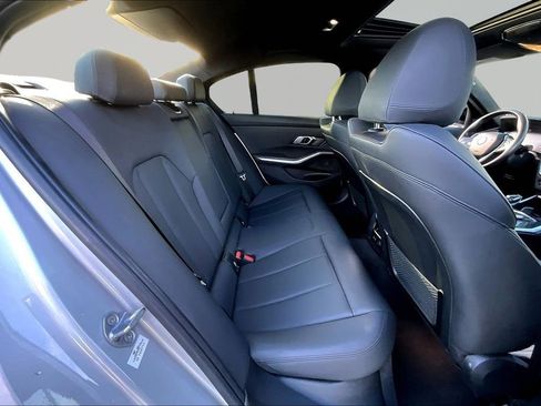 Used 2019 BMW 330i Sedan w/ Convenience Package image 21