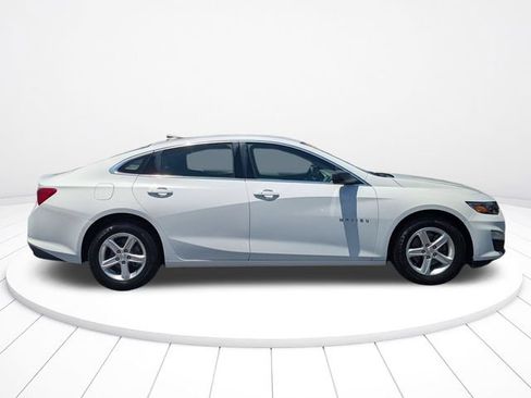Used 2020 Chevrolet Malibu LS FWD image 2