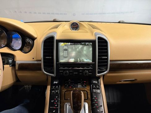 Used 2013 Porsche Cayenne AWD/4WD image 10