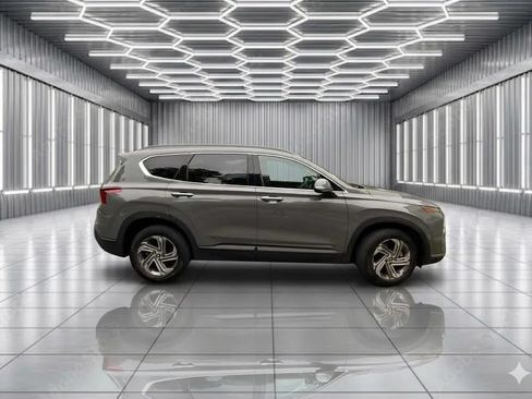 Used 2023 Hyundai Santa Fe SEL FWD image 2