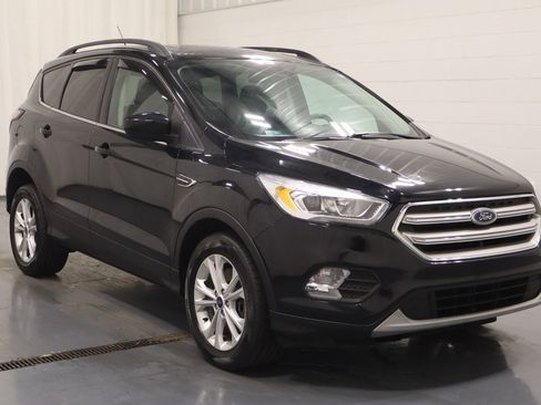 Used 2018 Ford Escape SEL image 2