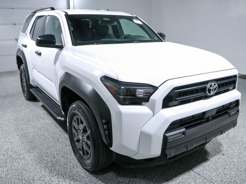 Used 2025 Toyota 4Runner TRD Sport AWD/4WD image 5