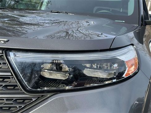 Used 2021 Ford Explorer XLT w/ Equipment Group 202A image 7