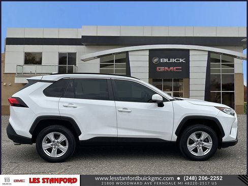 Used 2019 Toyota RAV4 XLE image 7