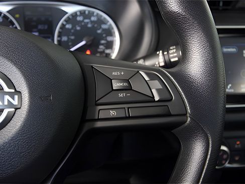 Used 2024 Nissan Kicks S image 19