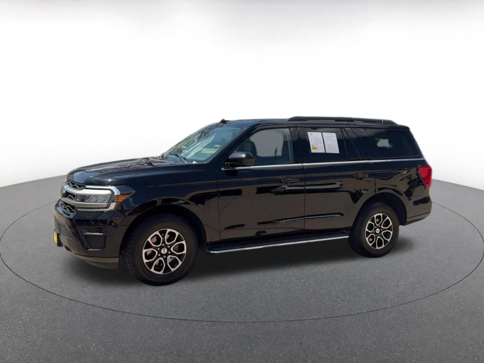 Used 2023 Ford Expedition XLT AWD/4WD image 7