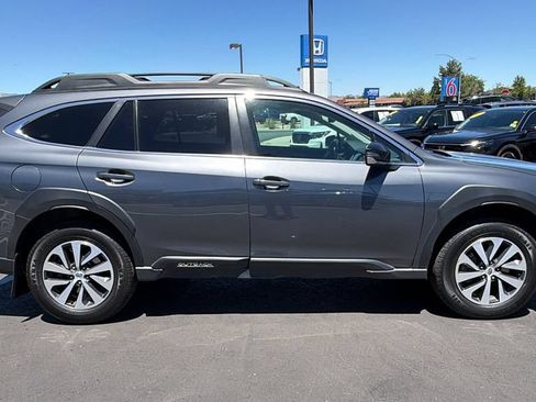Used 2023 Subaru Outback Premium AWD/4WD image 2