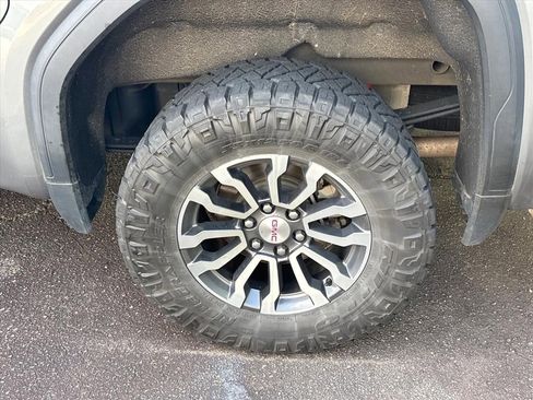 Used 2021 GMC Sierra 1500 AT4 w/ AT4 Premium Package AWD/4WD image 12