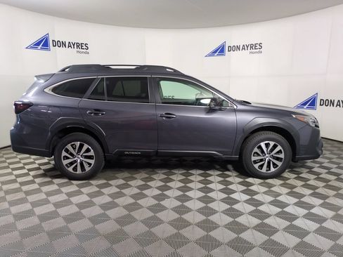 Used 2024 Subaru Outback Premium AWD/4WD image 9