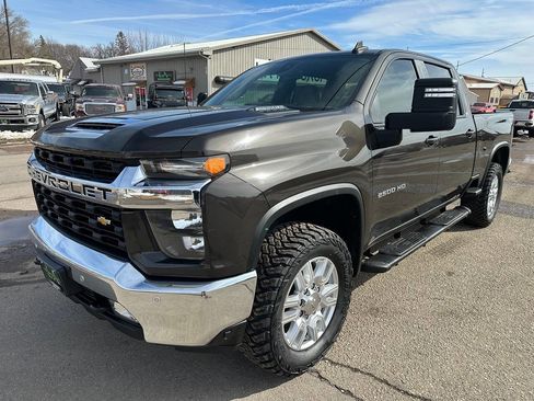 Used 2021 Chevrolet Silverado 2500 LT w/ Convenience Package image 9