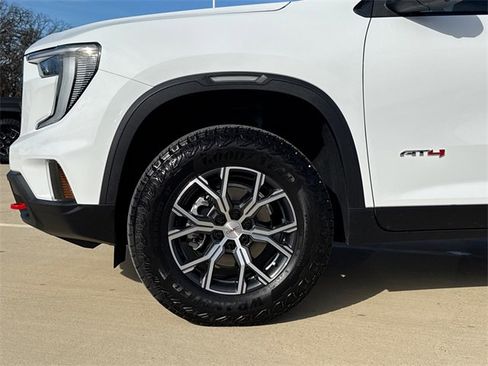 Used 2025 GMC Acadia AT4 image 5