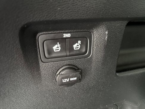 Used 2023 Kia Telluride EX image 16