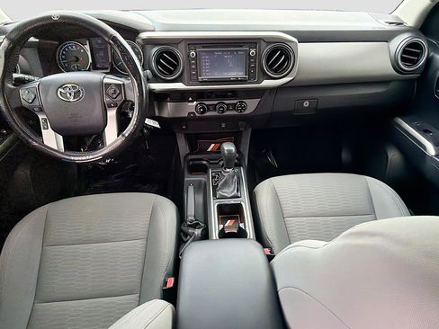 Used 2017 Toyota Tacoma SR5 w/ Tow Package RWD image 14