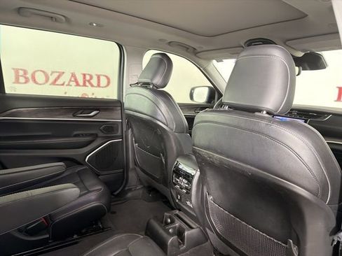 Used 2022 Jeep Grand Cherokee L Limited w/ Black Appearance Package image 19