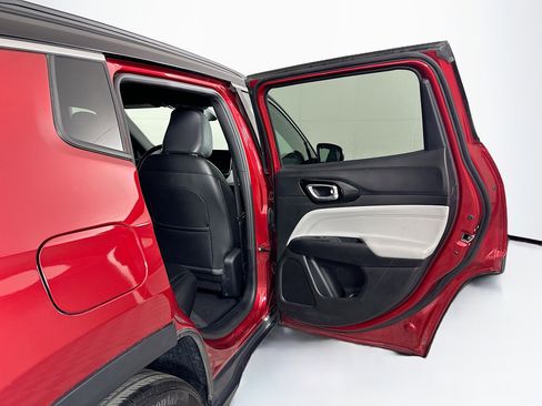 Used 2025 Jeep Compass Limited AWD/4WD image 28