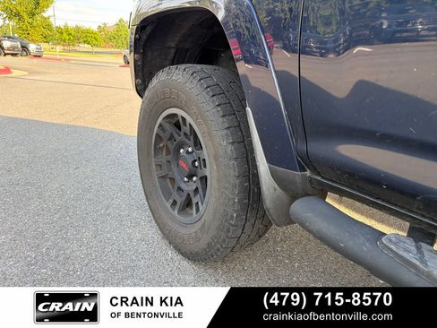 Used 2019 Toyota 4Runner TRD Off-Road AWD/4WD image 9