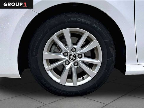 Used 2025 Toyota Camry LE FWD image 11