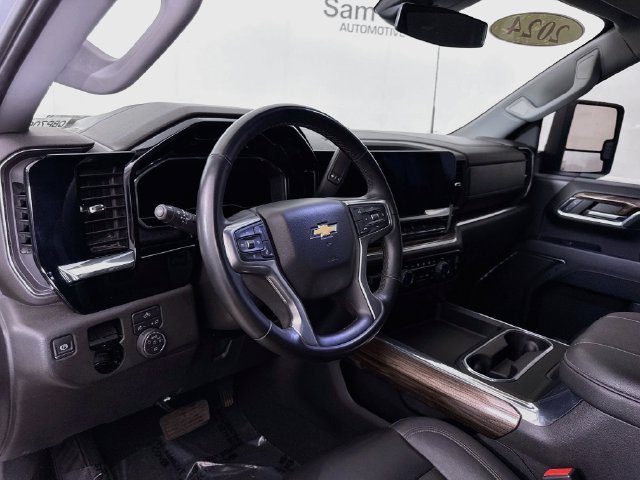 Used 2024 Chevrolet Silverado 3500 LT w/ Convenience Package AWD/4WD image 10