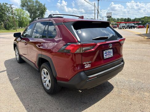 Used 2020 Toyota RAV4 LE FWD image 15