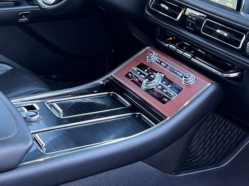 Used 2022 Lincoln Aviator Reserve image 13