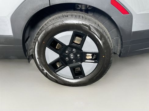 Used 2025 Hyundai Santa Fe SEL FWD image 11