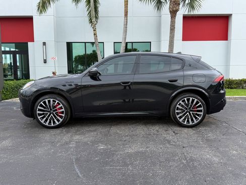 Used 2025 Maserati Grecale Modena AWD/4WD image 12