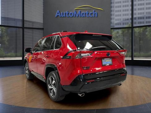 Used 2024 Toyota RAV4 SE image 8