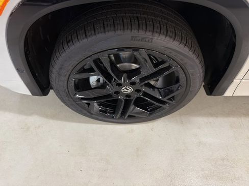 New 2026 Volkswagen Tiguan SE R-Line AWD/4WD image 11