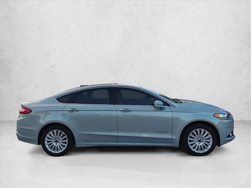Used 2013 Ford Fusion SE FWD image 4