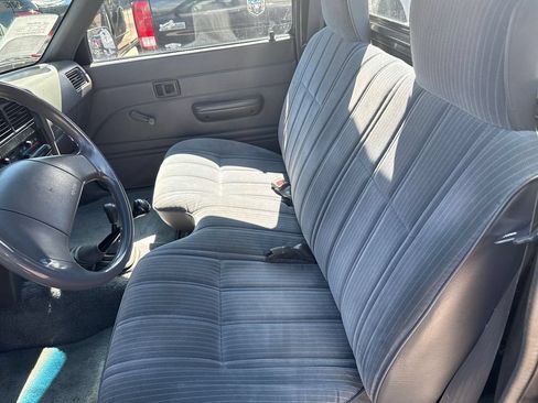 Used 1989 Toyota Pickup Deluxe AWD/4WD image 15