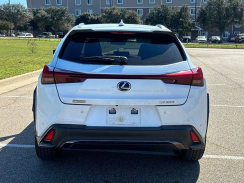 Used 2020 Lexus UX 200 F Sport w/ F Sport Premium Package image 5