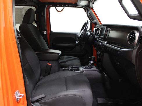 Used 2019 Jeep Wrangler Unlimited Sport S image 28