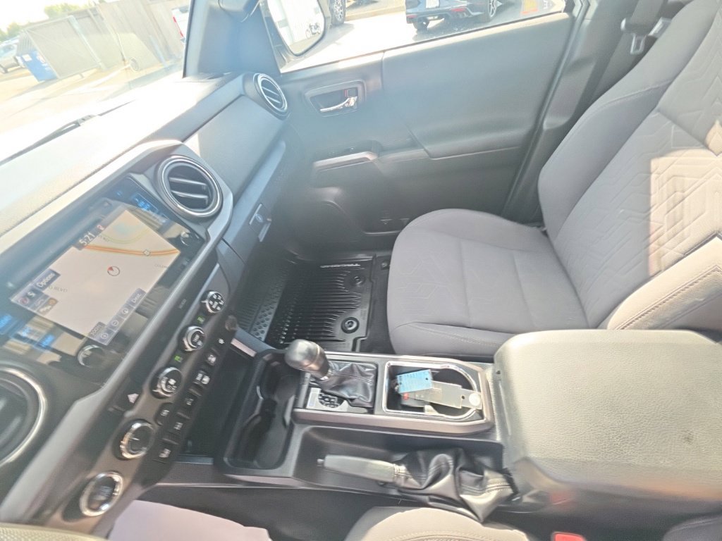 Used 2019 Toyota Tacoma TRD Sport w/ Technology Package AWD/4WD image 24