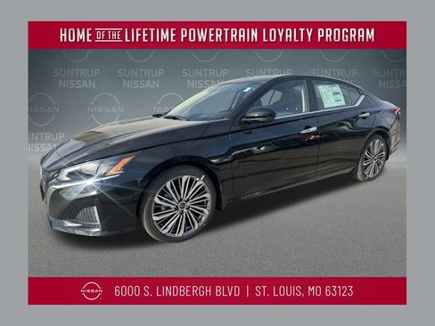 Used 2021 Nissan Frontier SV image 1