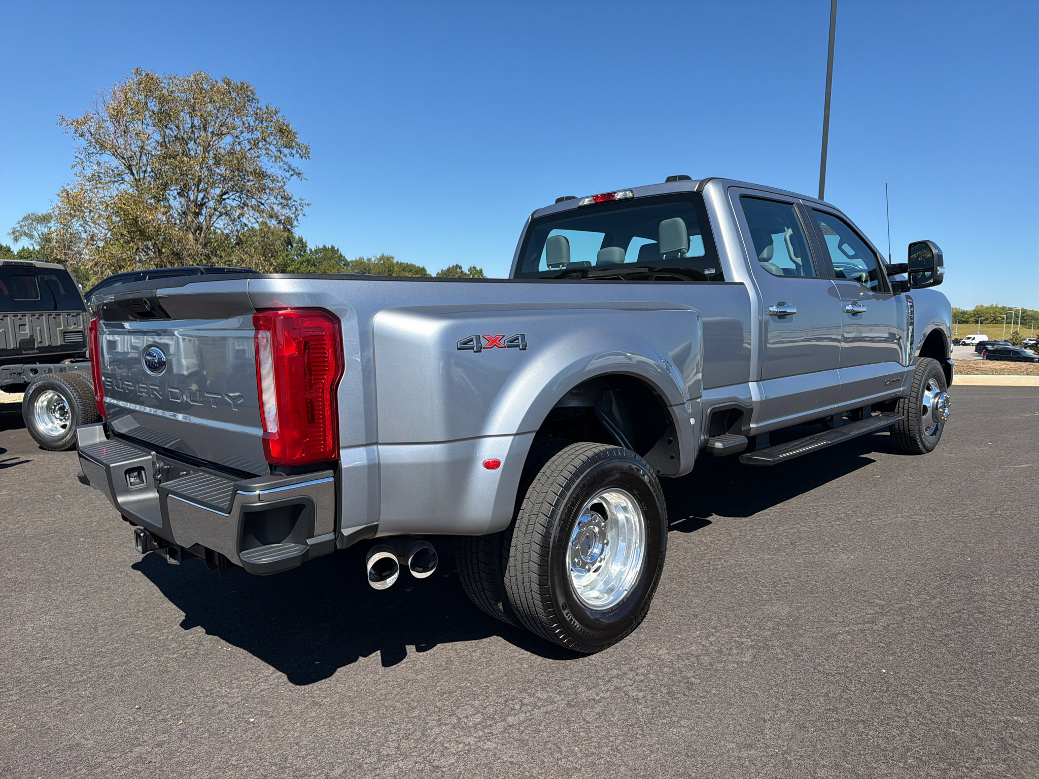 Used 2023 Ford F350 XL AWD/4WD image 5