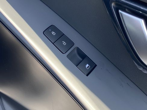 New 2026 Kia Niro LX FWD image 21