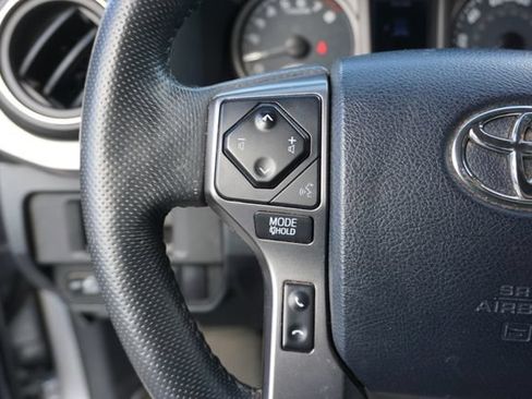 Used 2018 Toyota Tacoma SR5 RWD image 26