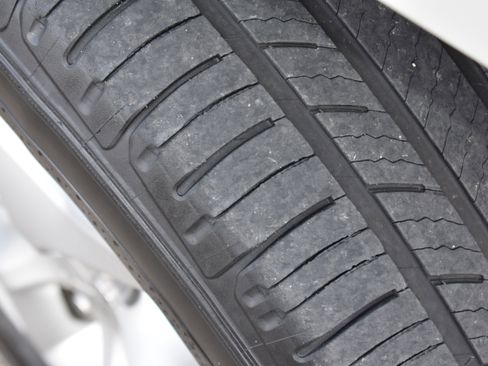 Used 2020 Chrysler Pacifica Touring-L Plus w/ Tire & Wheel Group image 11