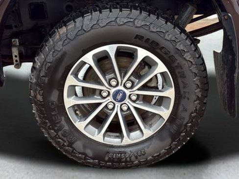 Used 2019 Ford F150 XLT w/ Equipment Group 302A Luxury AWD/4WD image 28