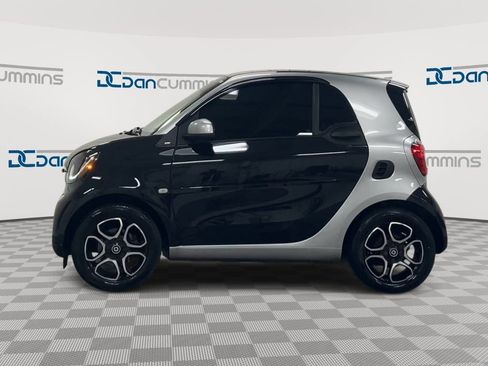 Used 2016 smart fortwo Prime RWD image 5
